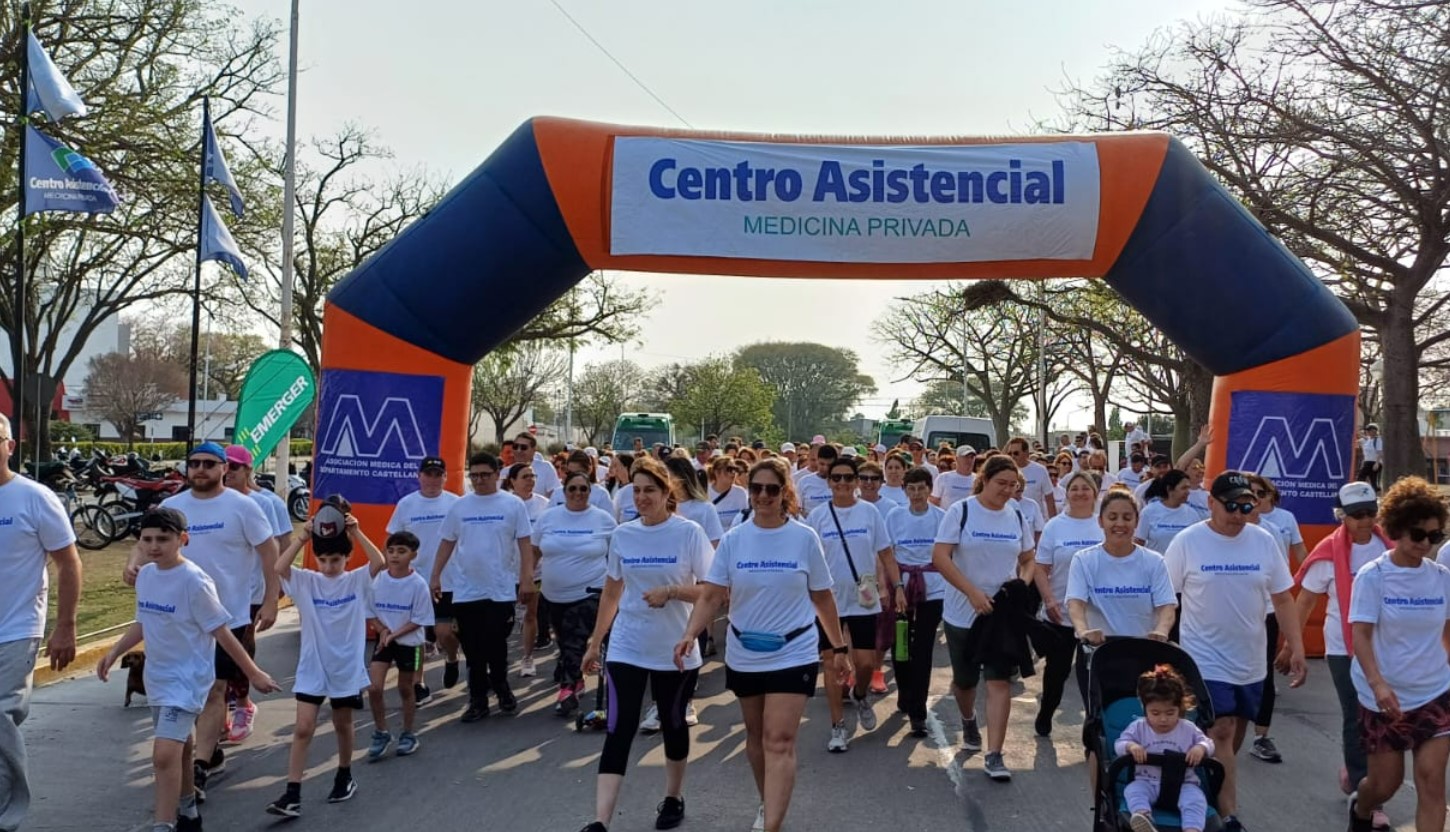 Una multitud celebró los 60 años de Centro Asistencial caminando por la salud