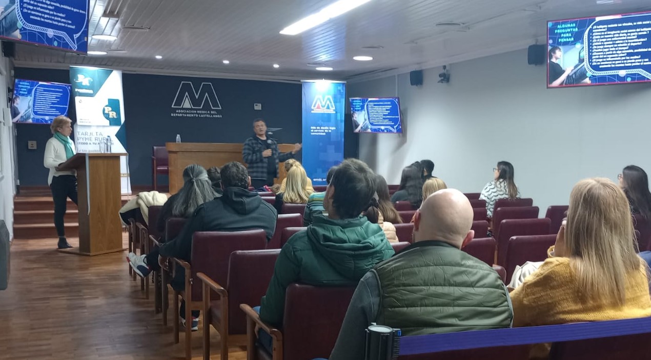 Un centenar de personas participaron de la charla sobre ludopatía