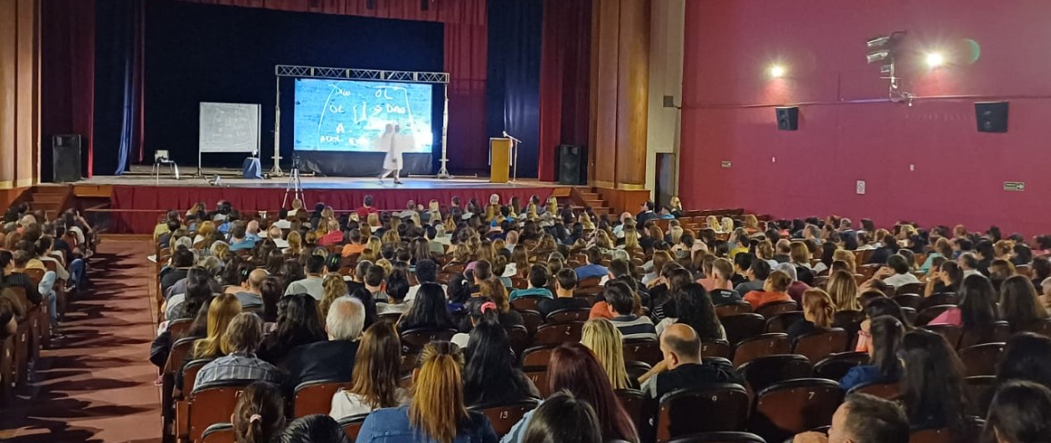 El Dr. Alfredó Miroli disertó ante un auditorio repleto.